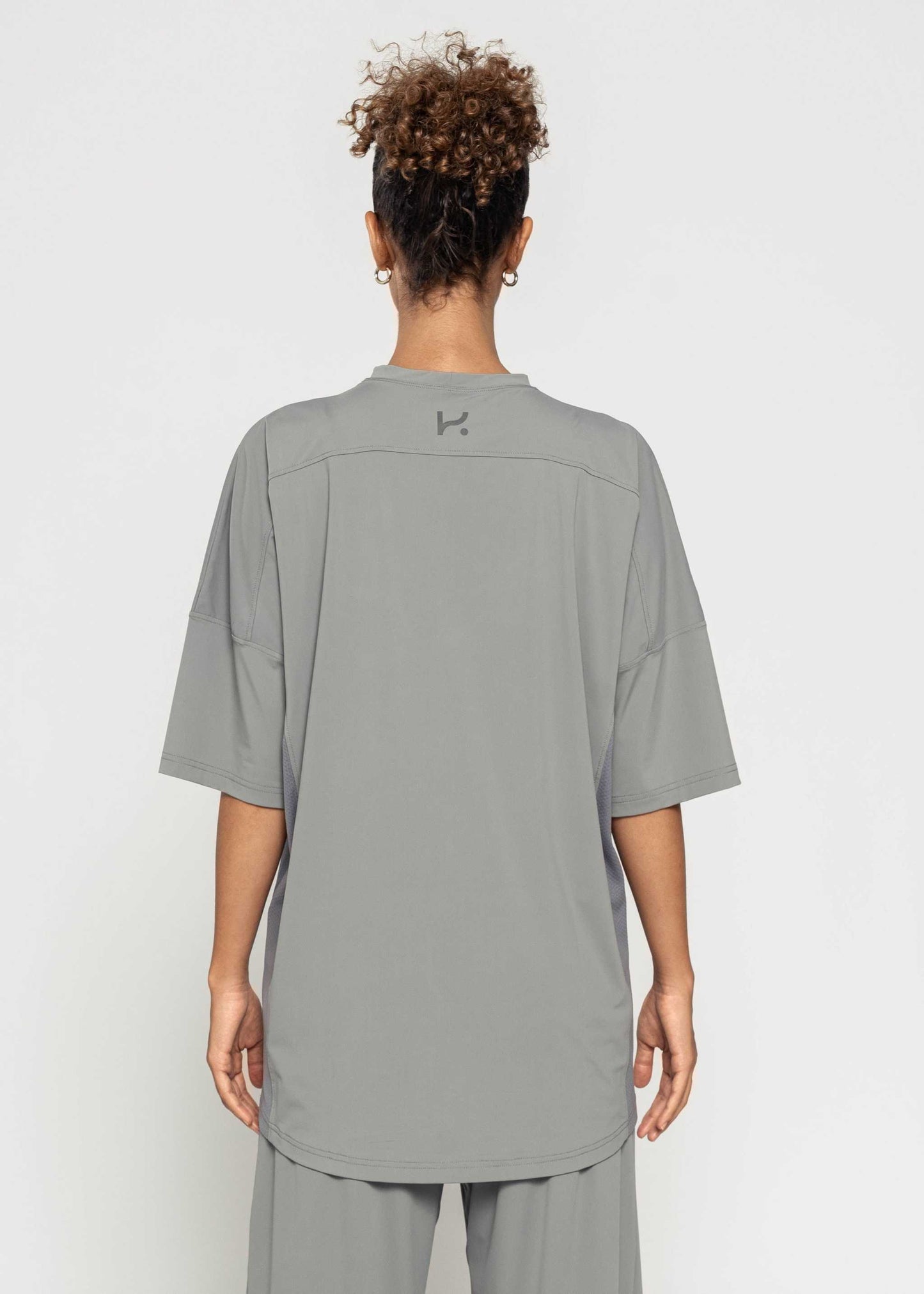 Women's Oversize Active 3/4 T-shirt for high-intensity training, lightweight and quick-drying.