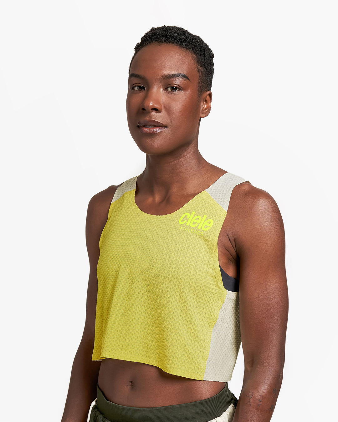 RDCRPSinglet - Elite - Sogl in yellow, lightweight, reflective, machine washable, wicking fabric.