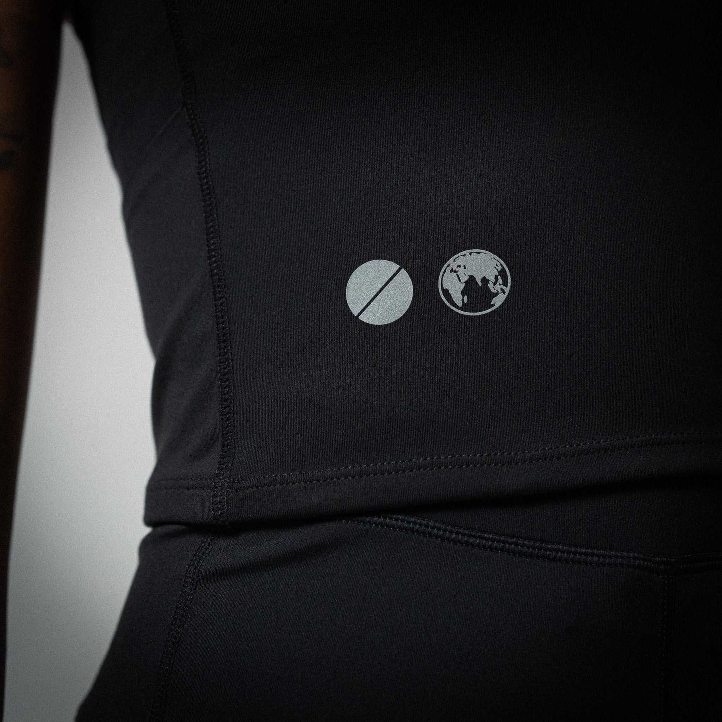 Illumi Trax WMNS Running Crop Tank Black