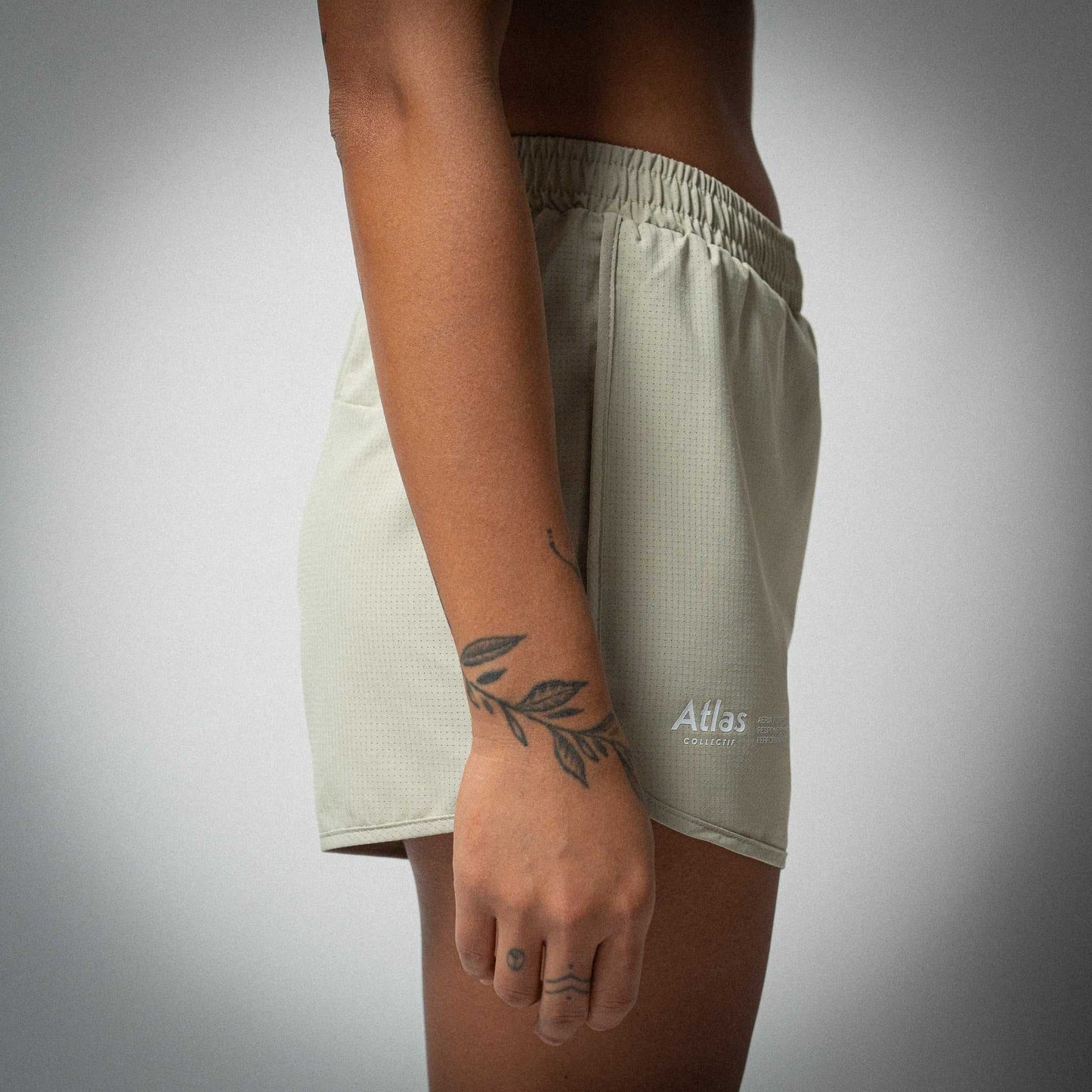Aeria Fortis 4" WMNS Race Shorts Beige