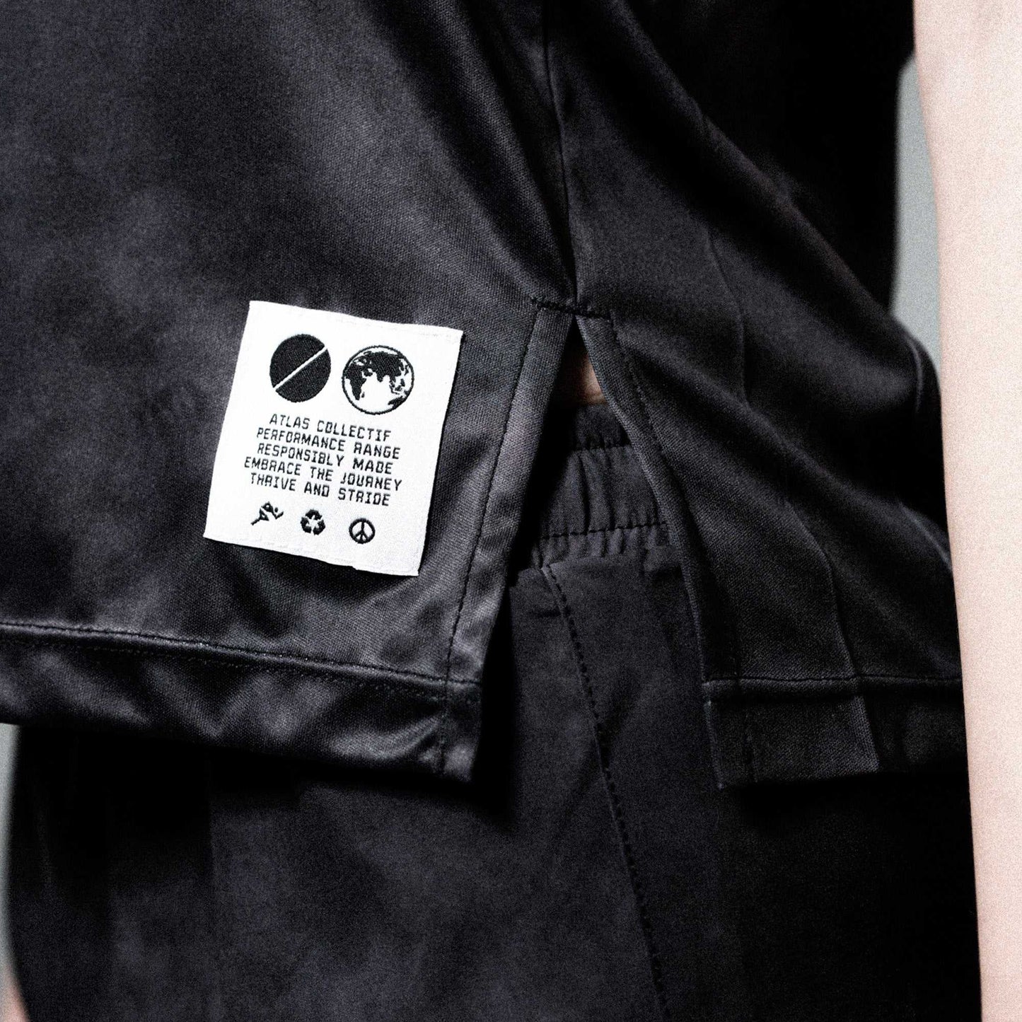 V3 Core WMNS T-Shirt Black Tie-Dye